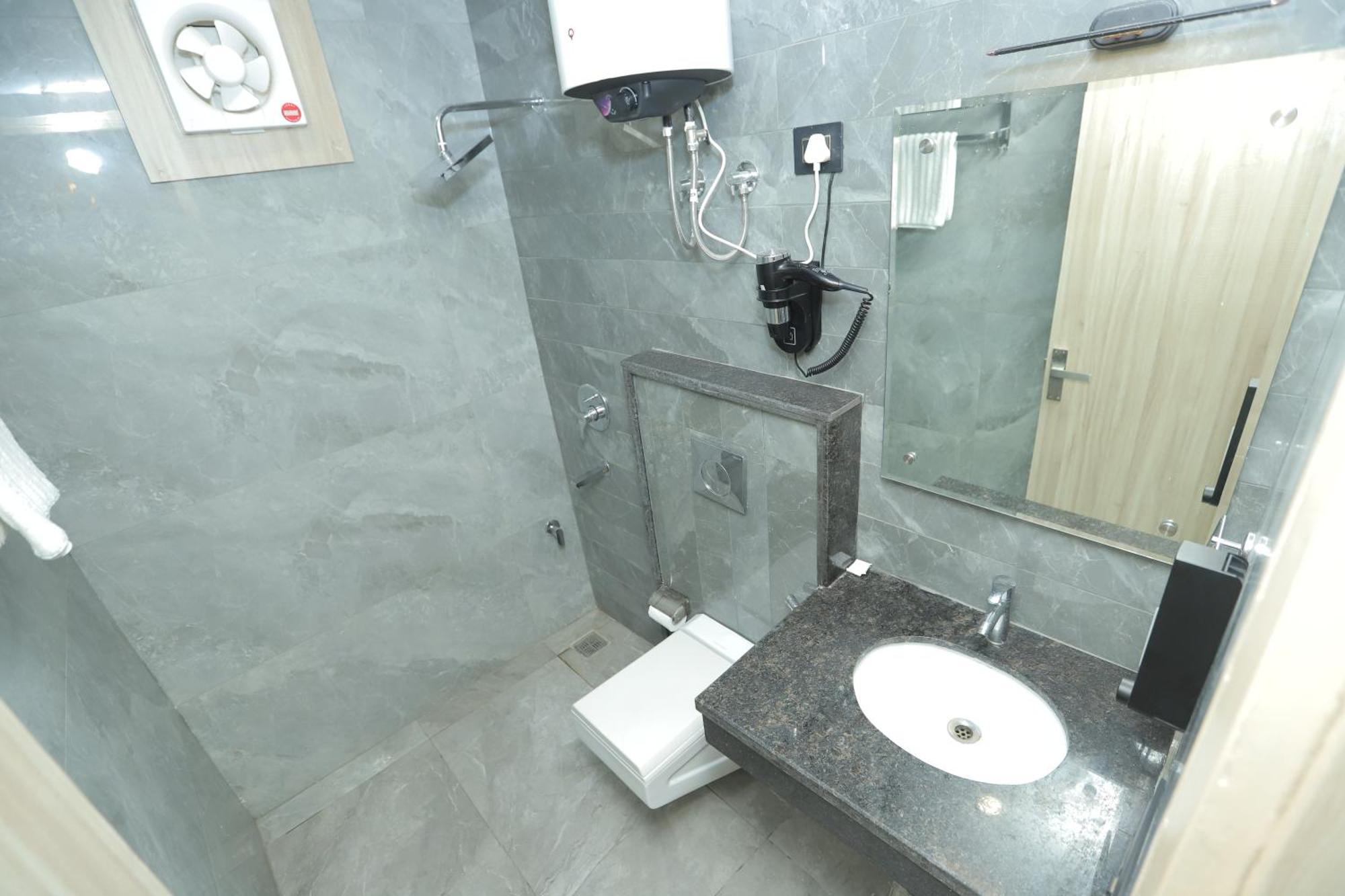 Zed Hotel - Delhi International Airport New Delhi Buitenkant foto